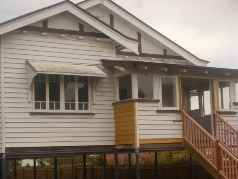 16 Albert Street, Goodna QLD 4300