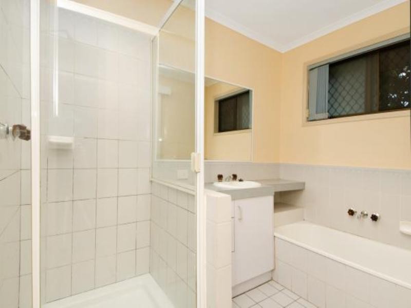 2 Carlie Court, Redbank Plains QLD 4301