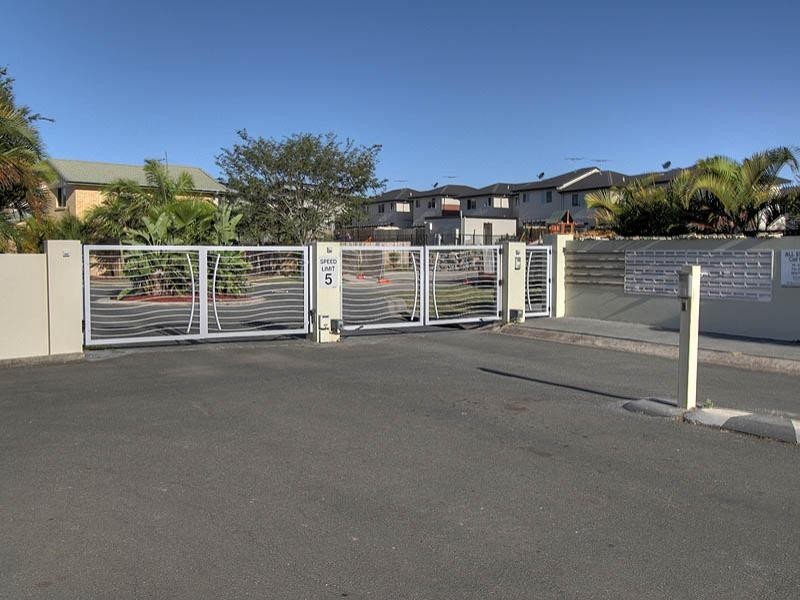 6/266 Henty Drive, Redbank Plains QLD 4301