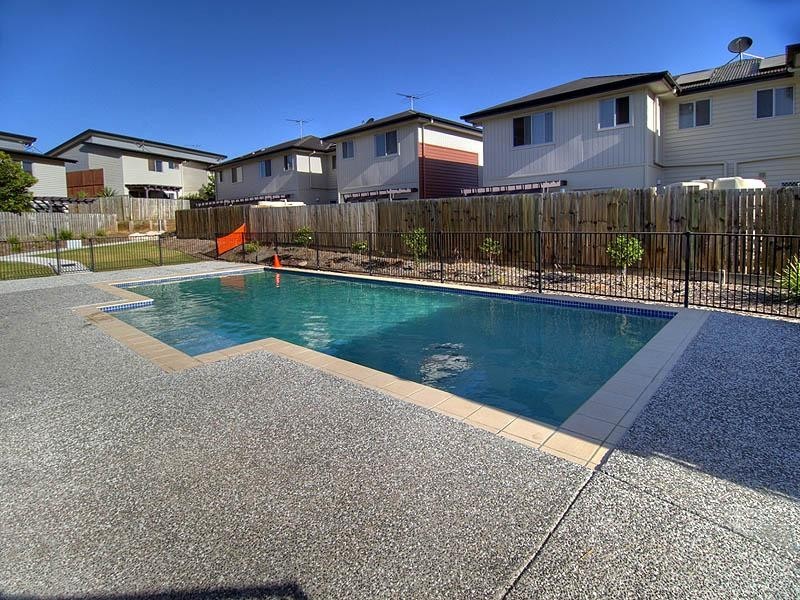 6/266 Henty Drive, Redbank Plains QLD 4301