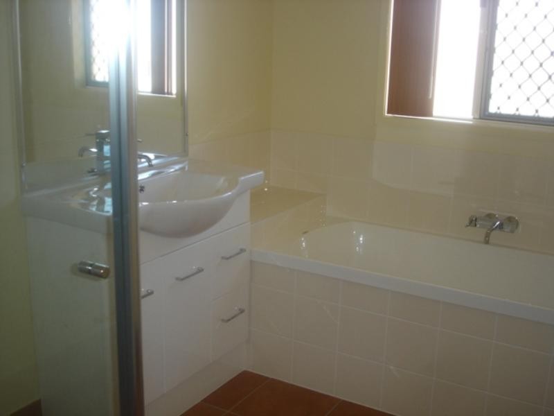 14 Jenny McMahon Court, Goodna QLD 4300