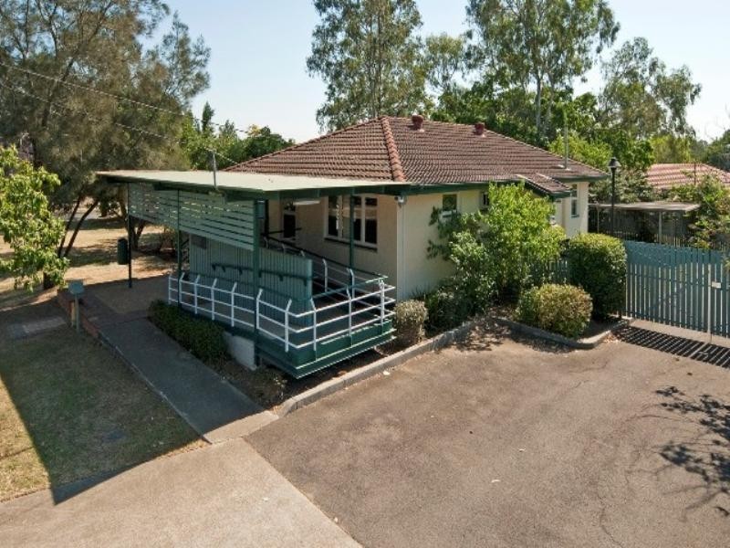 27 Mitchell Street, Riverview QLD 4303
