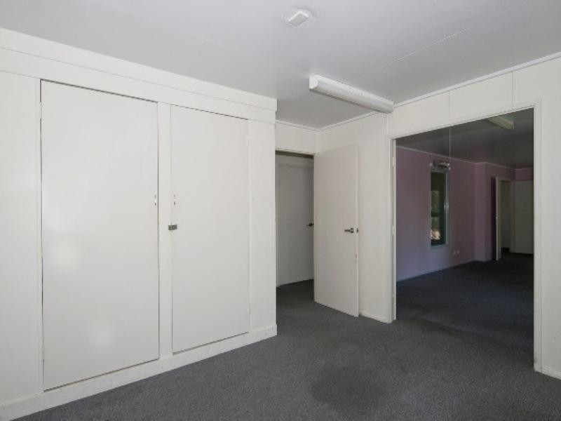 27 Mitchell Street, Riverview QLD 4303