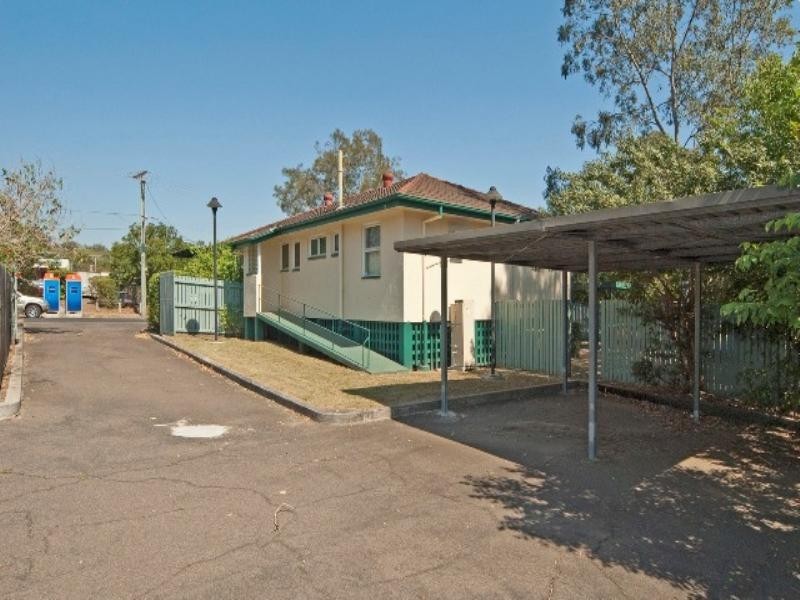 27 Mitchell Street, Riverview QLD 4303