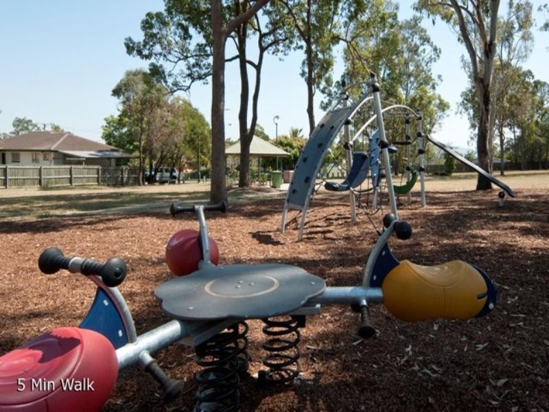 6 Price Street, Riverview QLD 4303