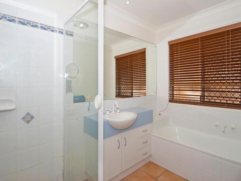 138 Eugene St Bellbird Park, Bellbird Park QLD 4300