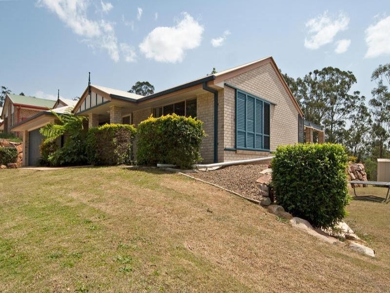 138 Eugene St Bellbird Park, Bellbird Park QLD 4300