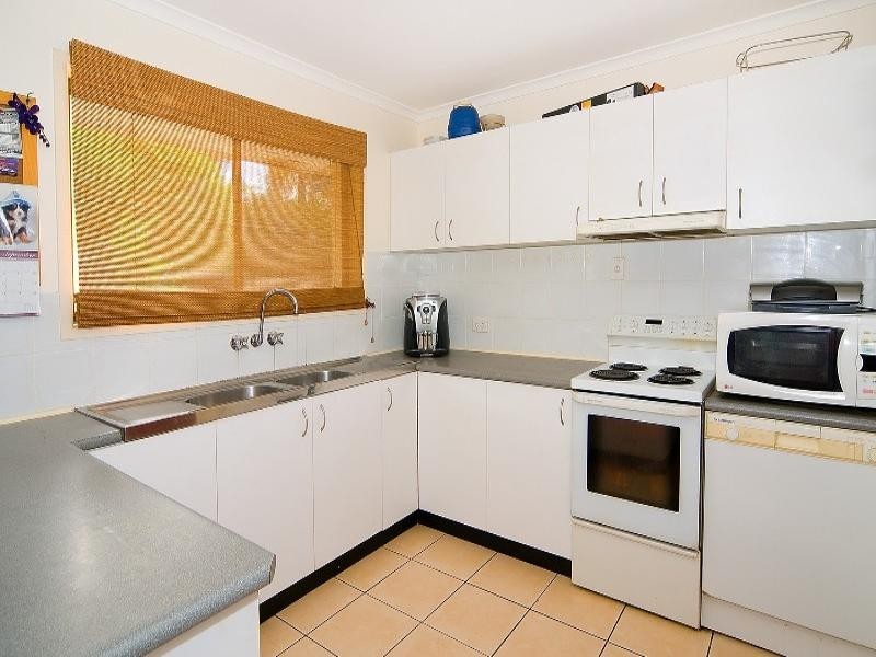 38 Cairns Road, Camira QLD 4300