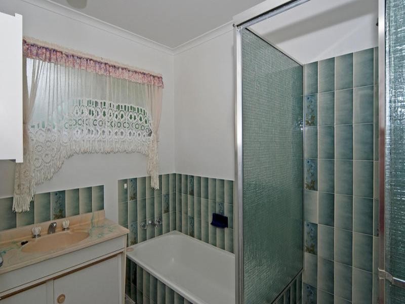 7 Kennedy Drive, Redbank Plains QLD 4301