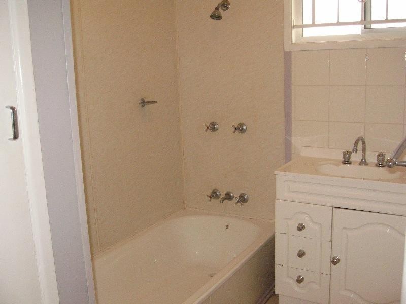 2 Fitchett Street, Goodna QLD 4300