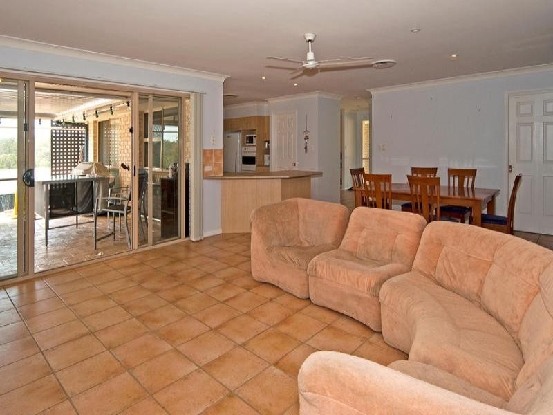 138 Eugene St Bellbird Park, Bellbird Park QLD 4300