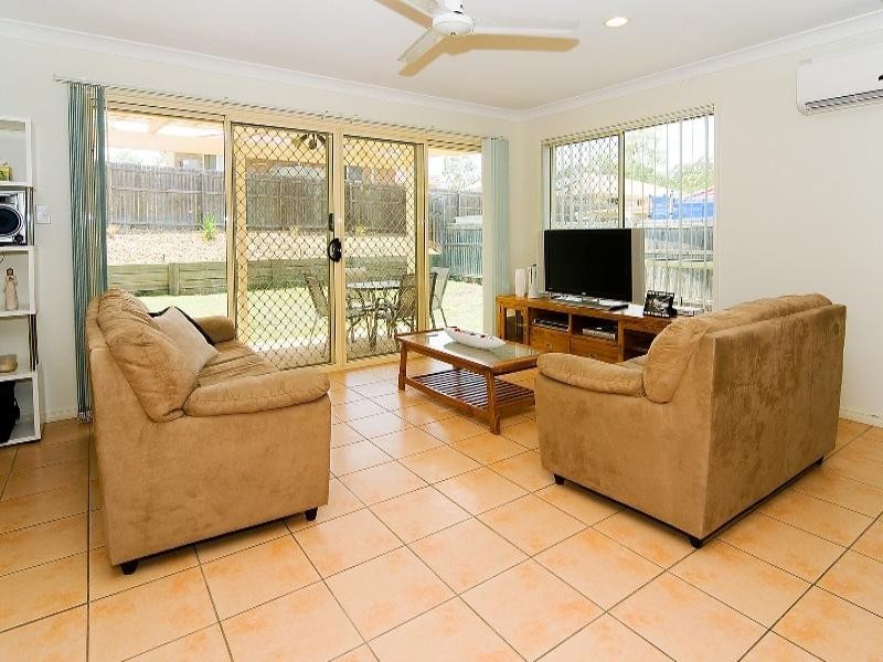 18 Sutherland Crescent, Goodna QLD 4300