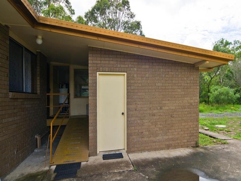 31 Boscawan Crescent, Bellbird Park QLD 4300