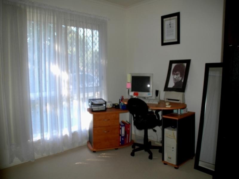2/4 Broadfoot Street, Goodna QLD 4300