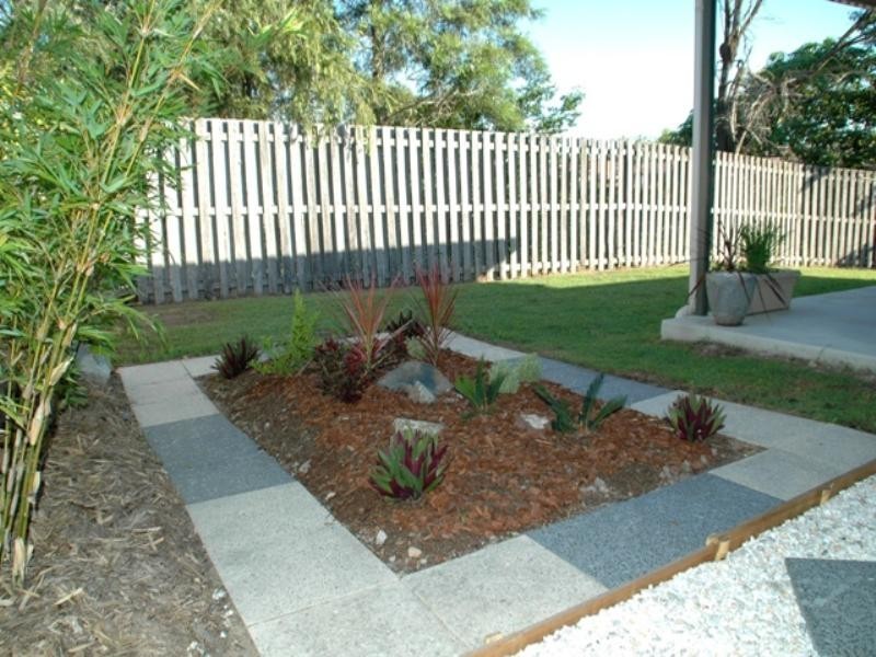 2/4 Broadfoot Street, Goodna QLD 4300