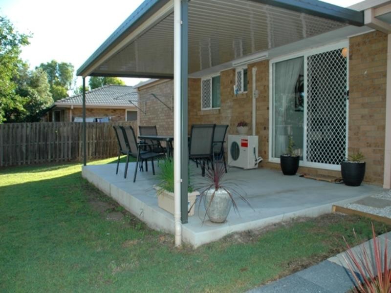 2/4 Broadfoot Street, Goodna QLD 4300