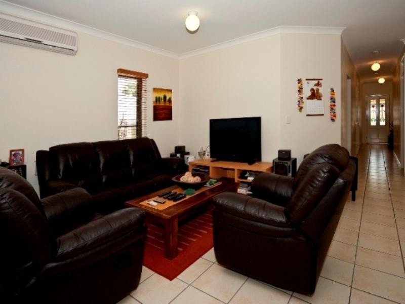 19 Emma Place, Springfield Lakes QLD 4300