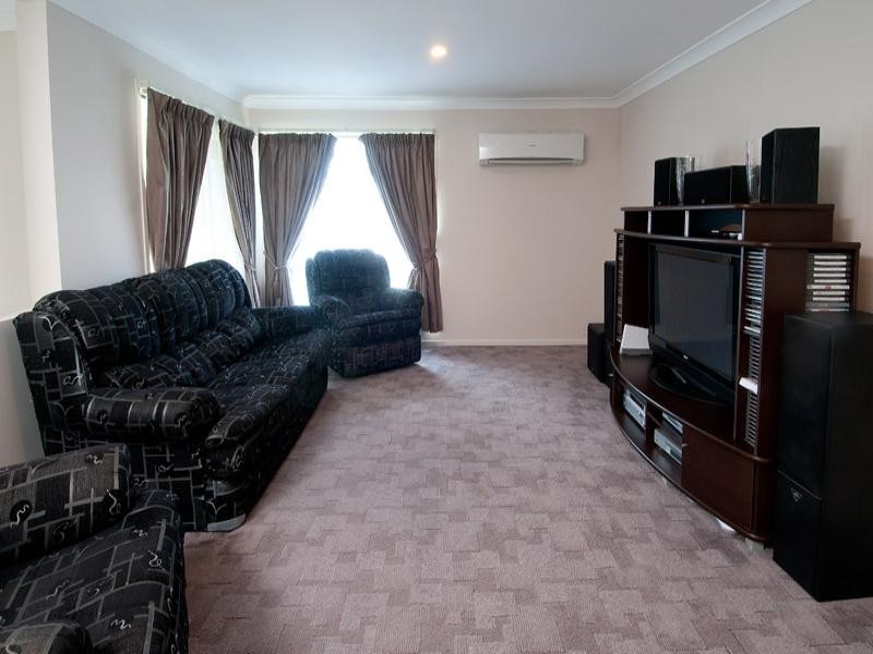 9 Talbingo Court, Collingwood Park QLD 4301