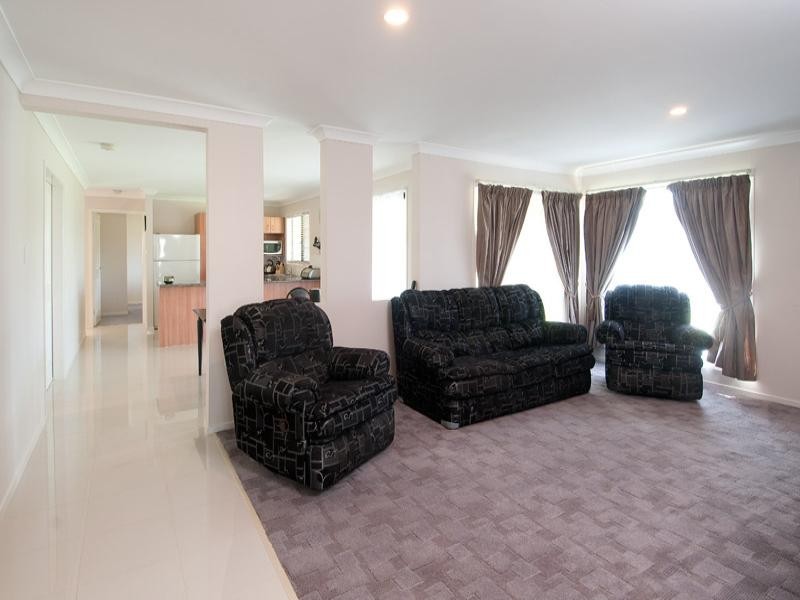 9 Talbingo Court, Collingwood Park QLD 4301