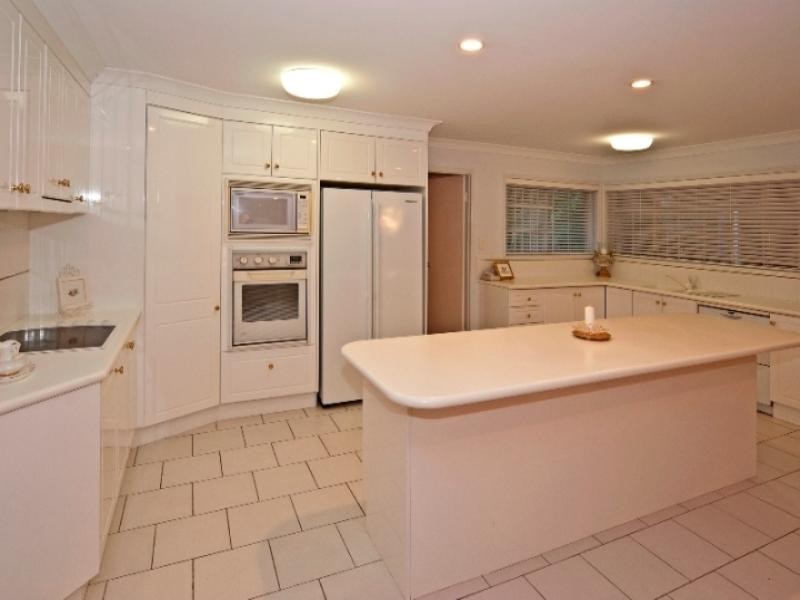 27 Paul Tully Avenue, Collingwood Park QLD 4301