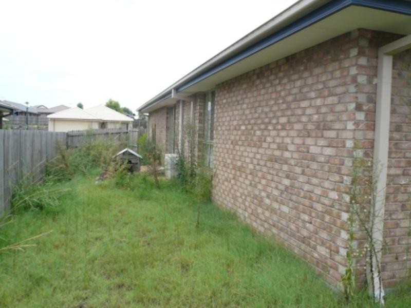 19 Collins, Collingwood Park QLD 4301