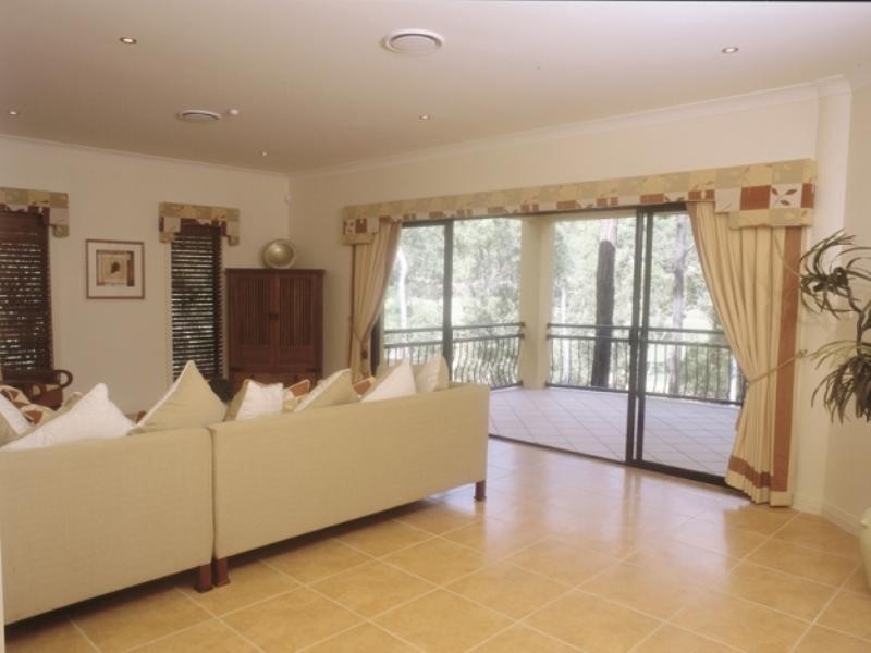 5 Fernbrook Close, Brookwater QLD 4300