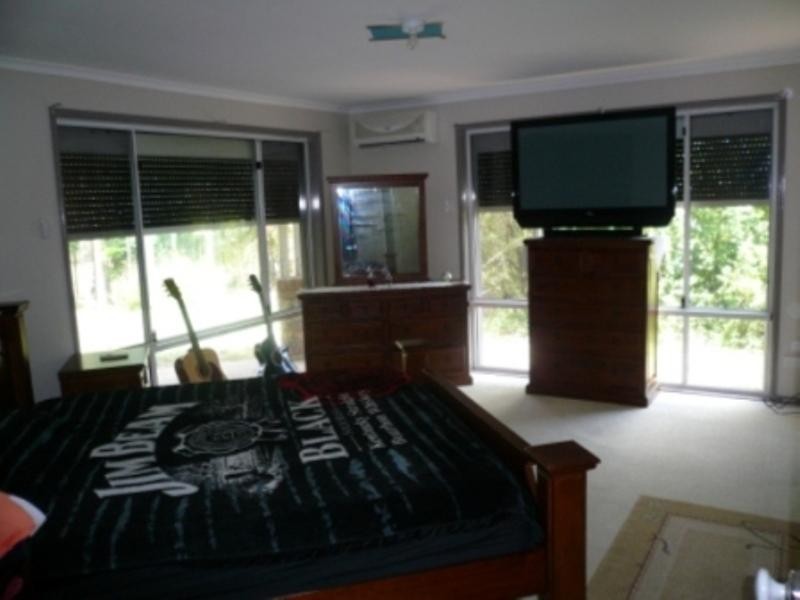 9 McCormack Court, Collingwood Park QLD 4301