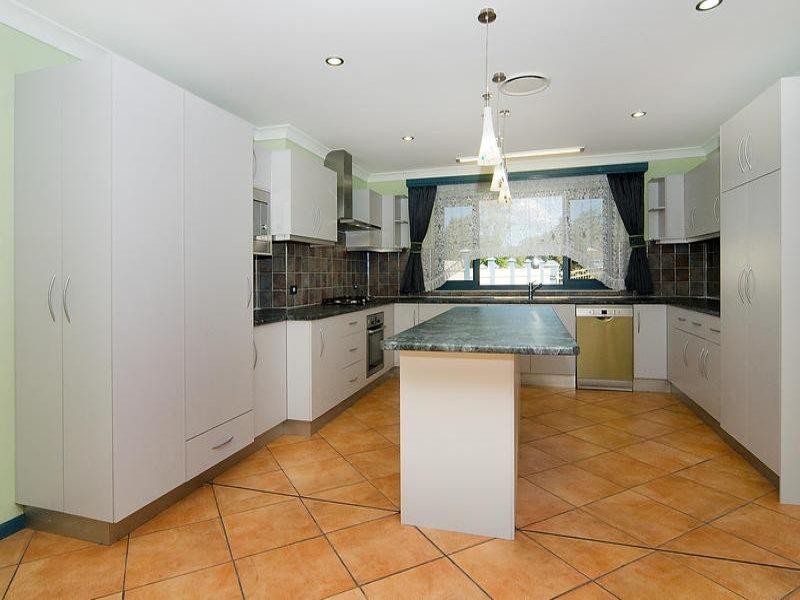 2 Dale Road, Camira QLD 4300