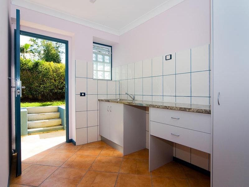 2 Dale Road, Camira QLD 4300