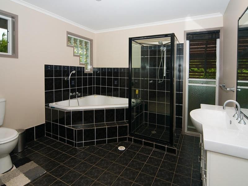 9 McCormack Court, Collingwood Park QLD 4301