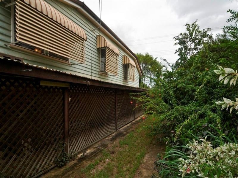 12 New Chum Road, Dinmore QLD 4303