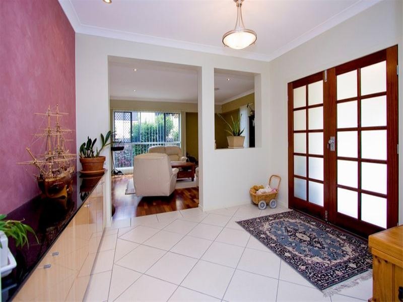 17 Oakview Circuit, Brookwater QLD 4300