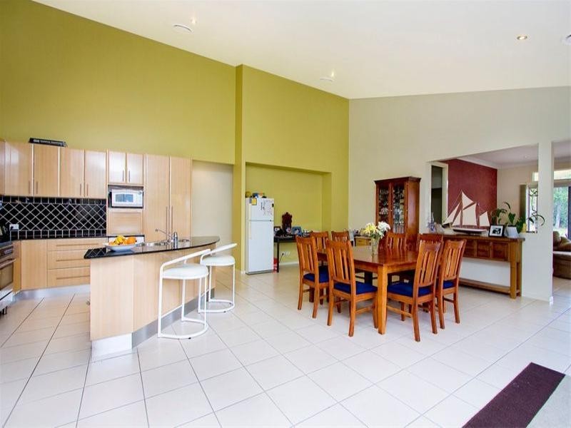 17 Oakview Circuit, Brookwater QLD 4300