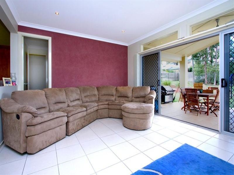 17 Oakview Circuit, Brookwater QLD 4300