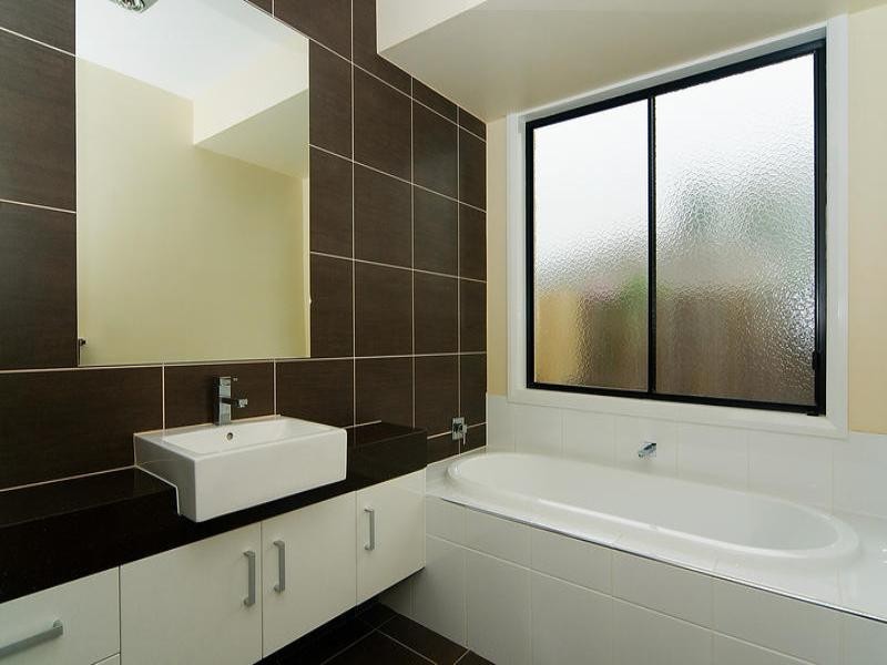 64 Joseph Avenue, Moggill QLD 4070