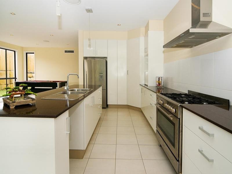 64 Joseph Avenue, Moggill QLD 4070