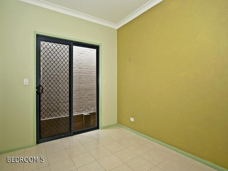 3 Freesia Close, Springfield Lakes QLD 4300