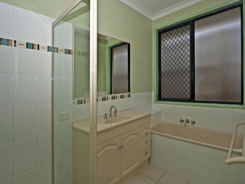 3 Freesia Close, Springfield Lakes QLD 4300