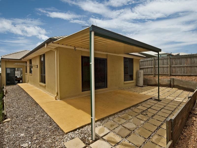 3 Freesia Close, Springfield Lakes QLD 4300