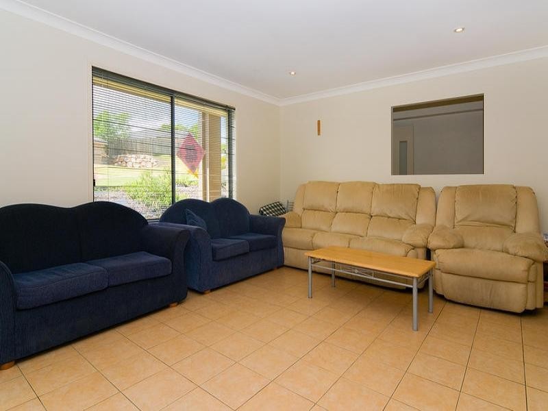 13 De Valera, Collingwood Park QLD 4301