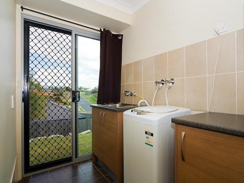 13 De Valera, Collingwood Park QLD 4301