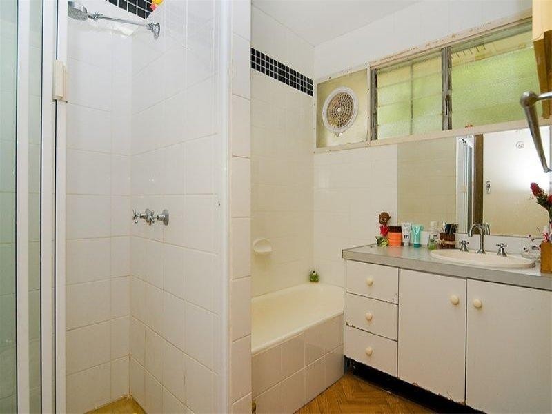 2 Mitchel Street, Riverview QLD 4303