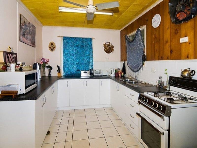 2 Mitchel Street, Riverview QLD 4303