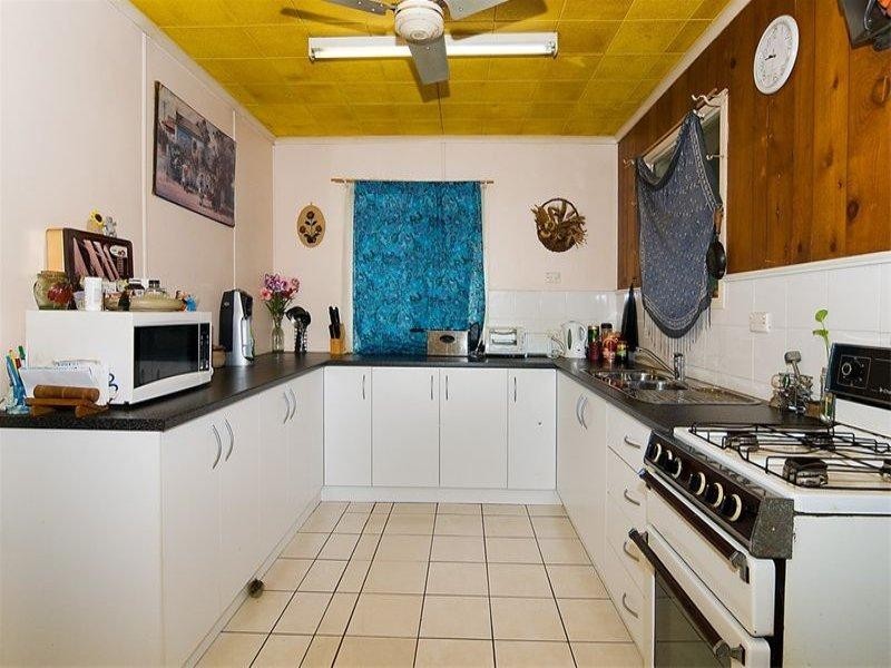 2 Mitchel Street, Riverview QLD 4303