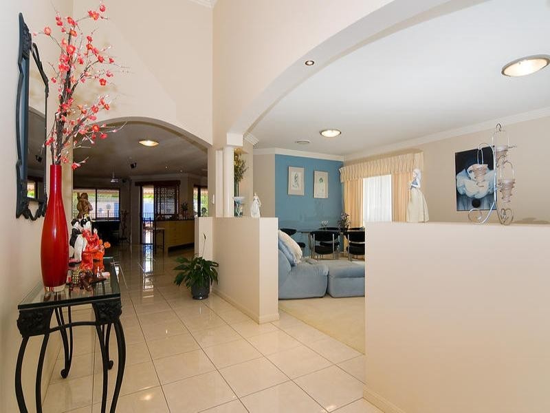 43 Oakview Circuit, Brookwater QLD 4300