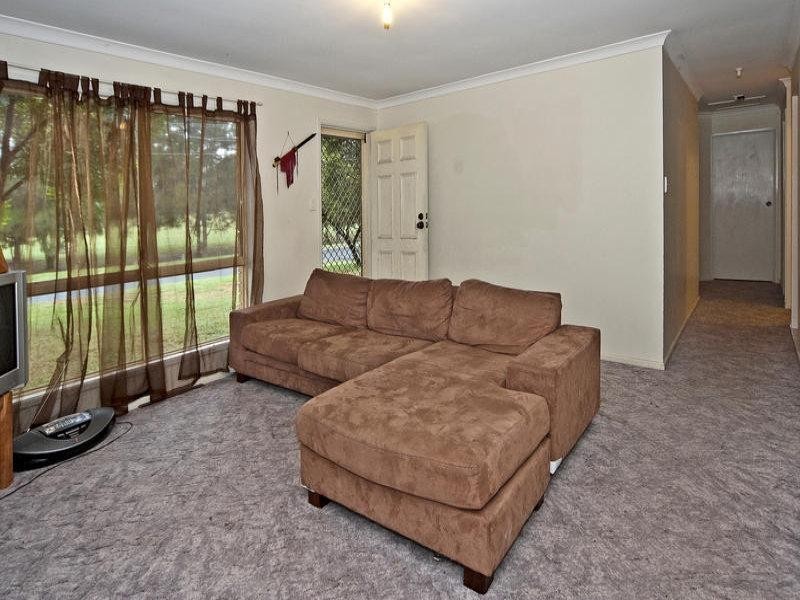 9 Danyel Court, Redbank Plains QLD 4301