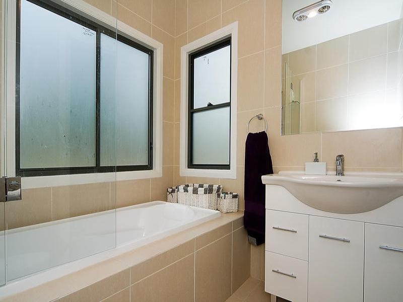 40 Woodlands Avenue, Camira QLD 4300