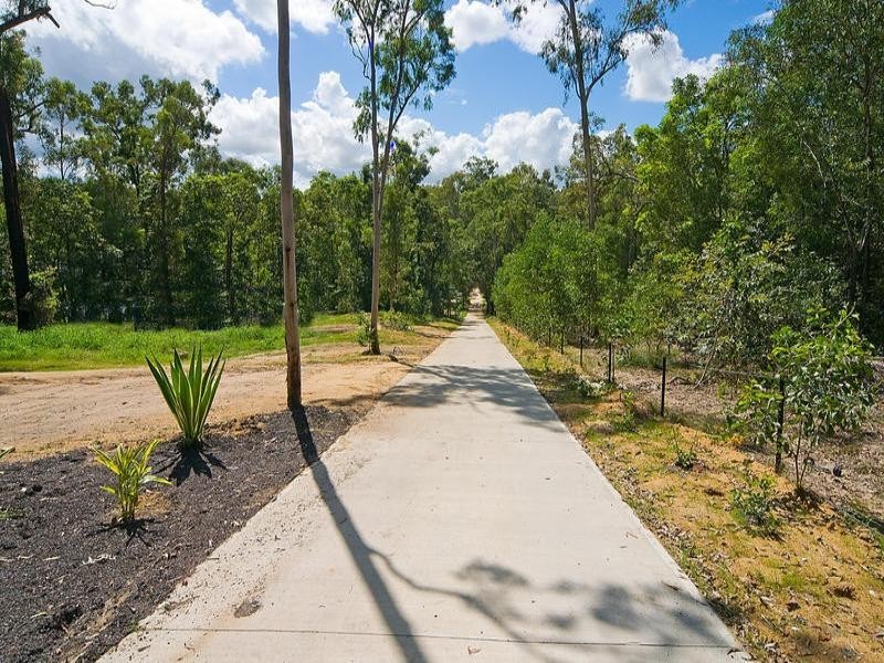 40 Woodlands Avenue, Camira QLD 4300