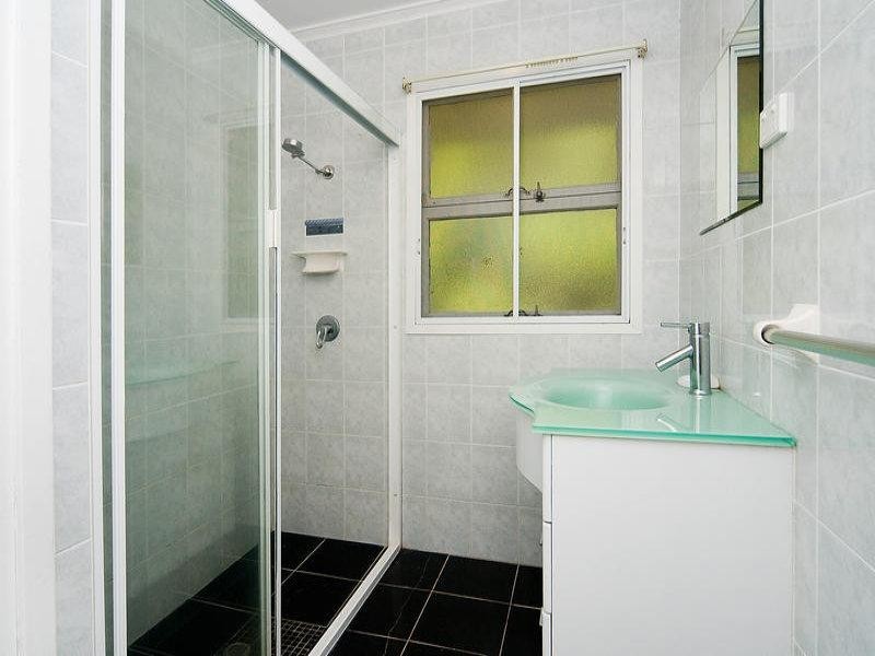 8 Hayden Street, Riverview QLD 4303