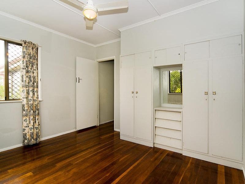 218 Whitehill Road, Raceview QLD 4305